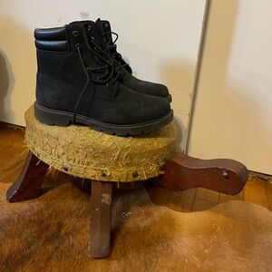 Timberland women’s waterproof boots size 8